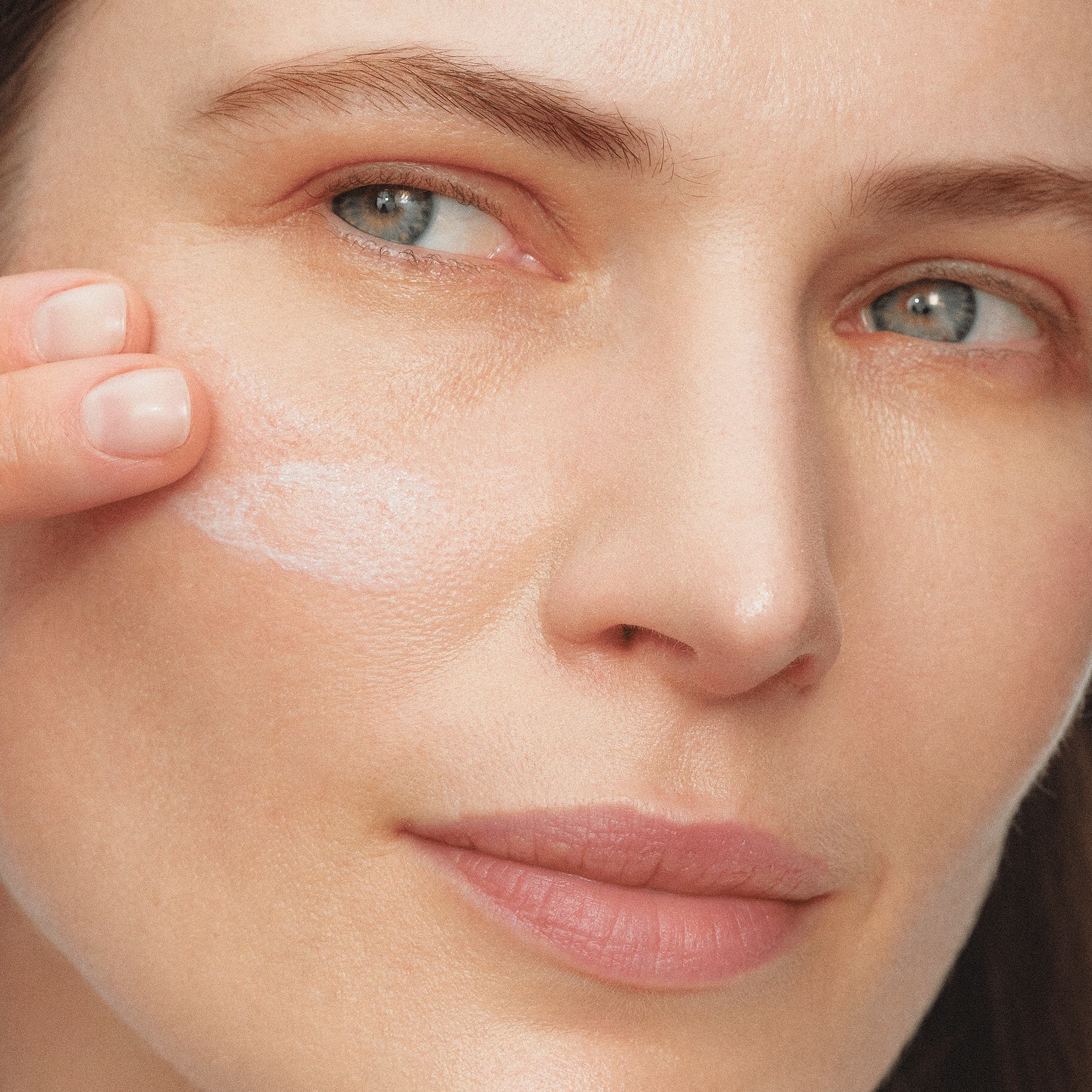 Proceuticals Ultra Light UV-Age Day Shield + SPF 50 (3)